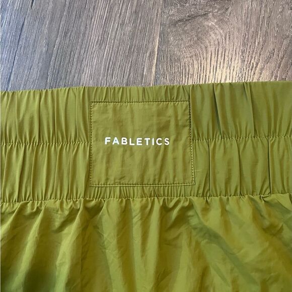 Fabletics Ultra High-Waisted Piped Nylon Short - Picture 7 of 7